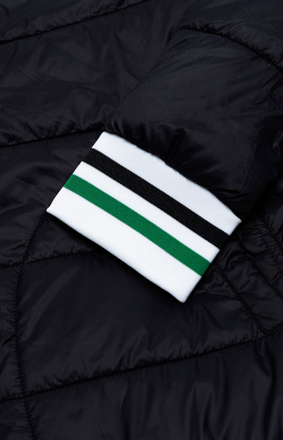 ABRIGO DE INVIERNO Y OTOÑO NEGRO CON EMBLEMA S-H 2324-MP16903EC