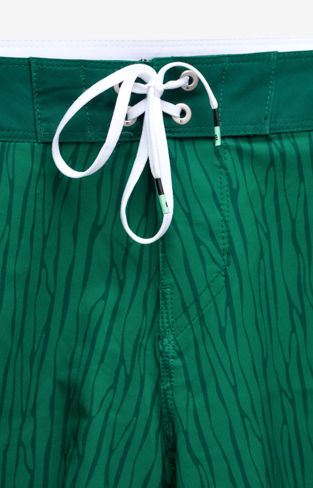 DCK GREEN PATTERNED SWIM SHORTS SIZE 28-H 2324-MP17898PT