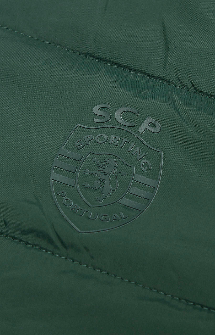 ABRIGO DE INVIERNO VERDE OSCURO CON EMBLEMA Y CAPUCHA XS-H 2526-MP16903EC