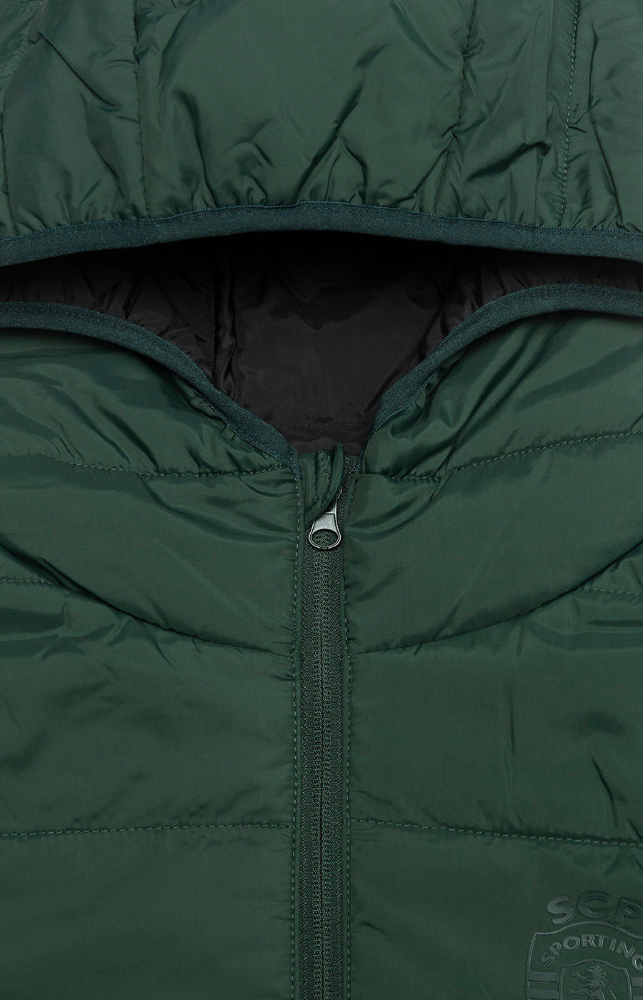 ABRIGO DE INVIERNO VERDE OSCURO CON EMBLEMA Y CAPUCHA XS-H 2526-MP16903EC