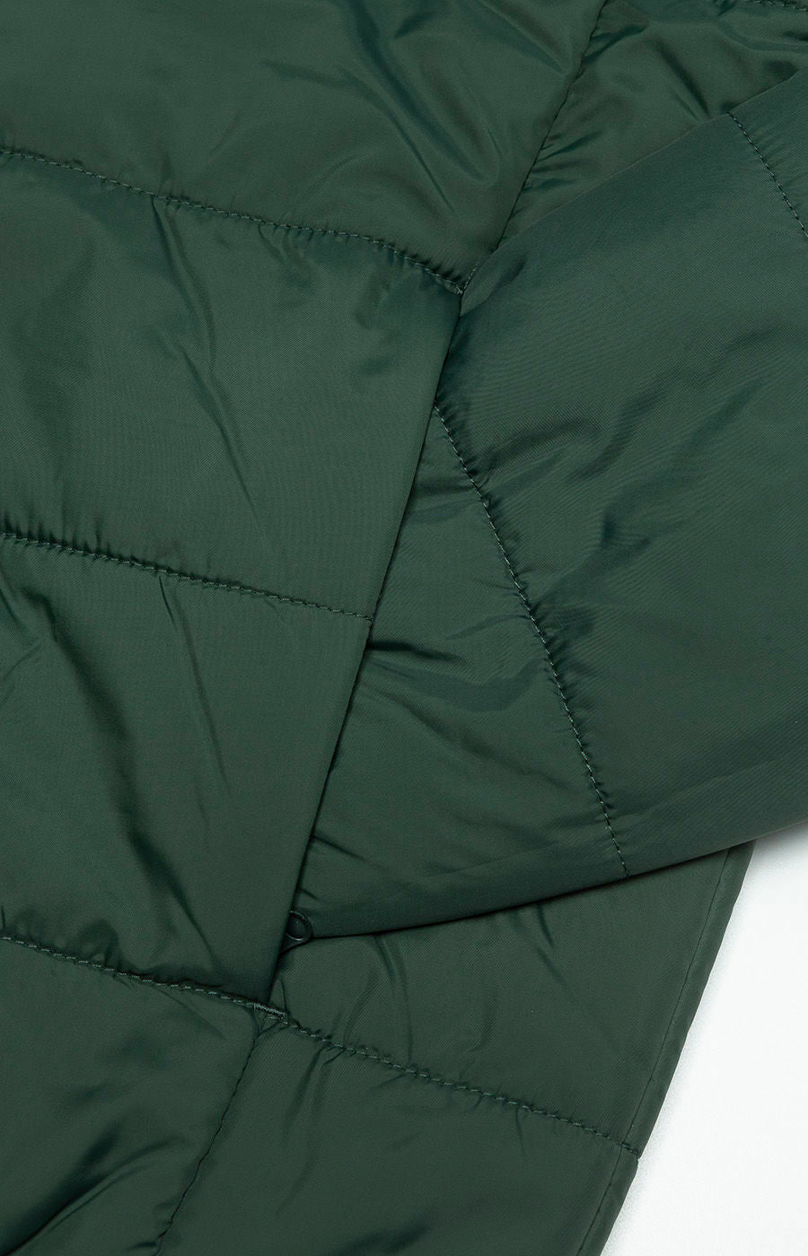 ABRIGO DE INVIERNO VERDE OSCURO CON EMBLEMA Y CAPUCHA XS-H 2526-MP16903EC