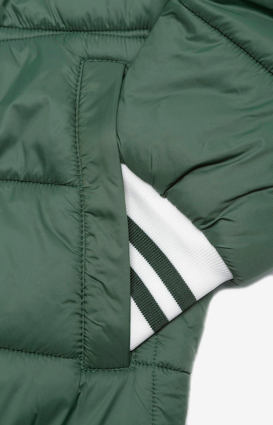 ABRIGO DE INVIERNO HÍBRIDO VERDE CON EMBLEMA XS-H 2526-MP16903EC