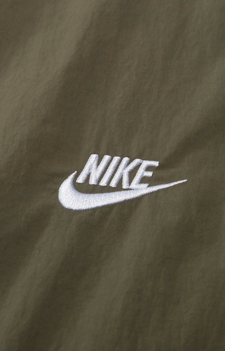 CASACO NIKE CLUB OLIVE TºS (HQ6109-222)