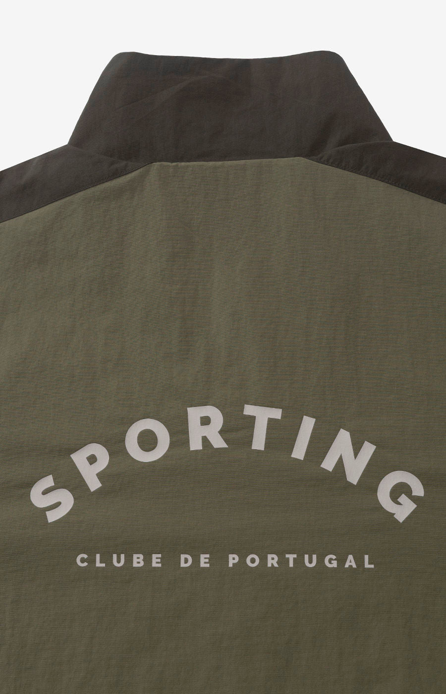 CHAQUETA NIKE CLUB OLIVE T-SHIRT (HQ6109-222)