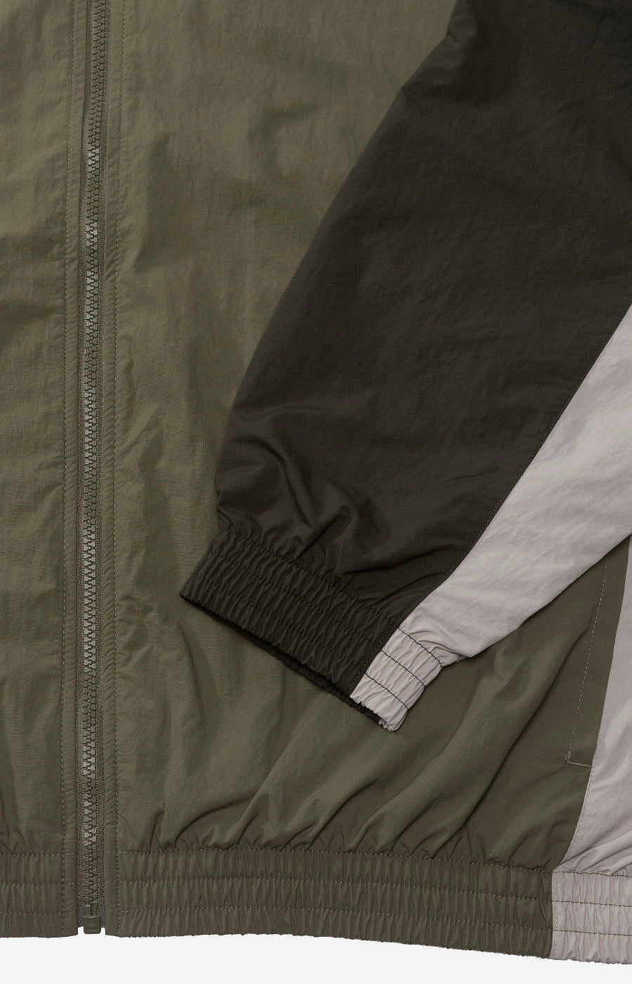 CHAQUETA NIKE CLUB OLIVE T-SHIRT (HQ6109-222)