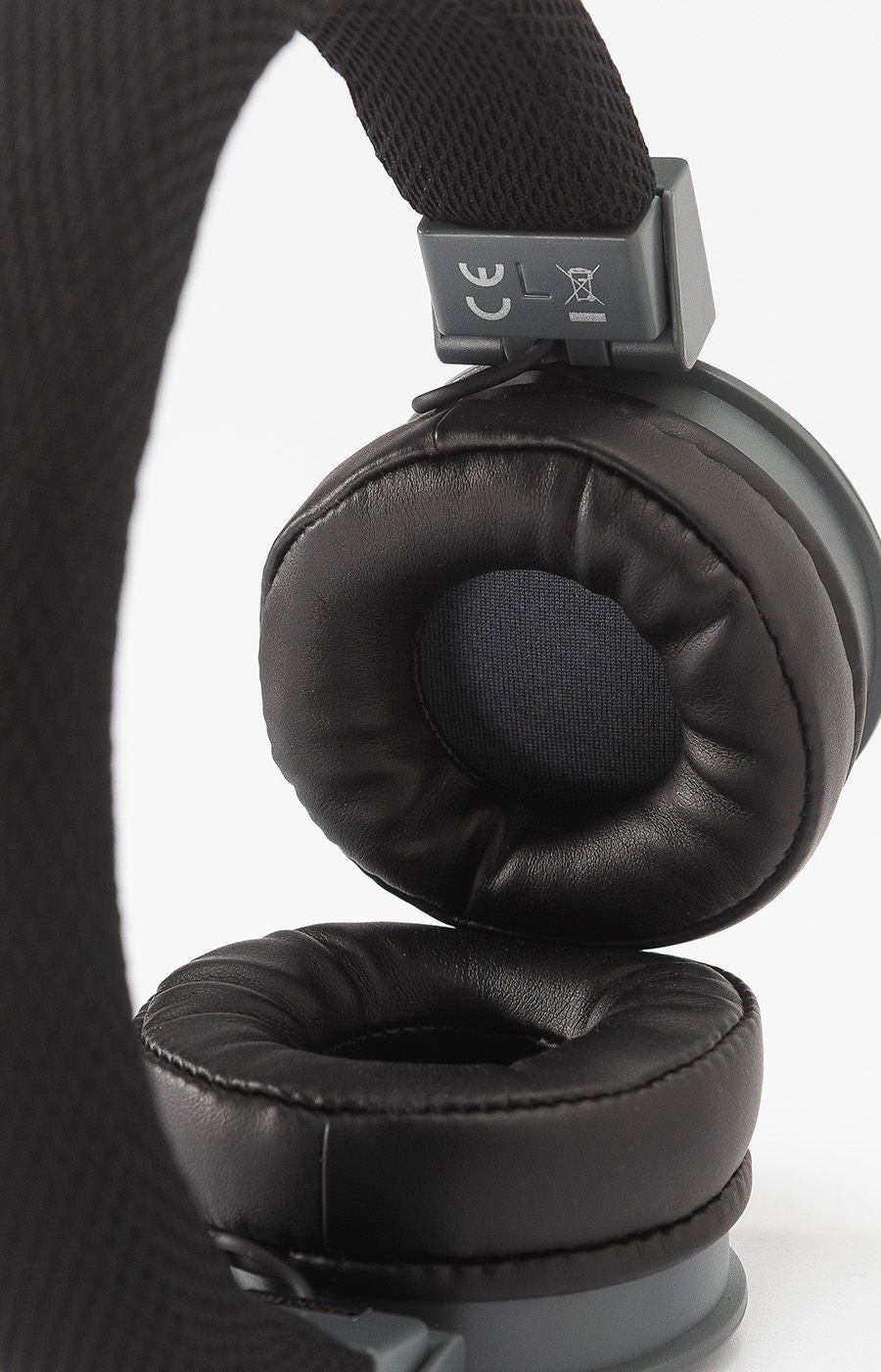 FREEDOM LIT III BLACK SPORTING EARPHONES (25/26-20963)