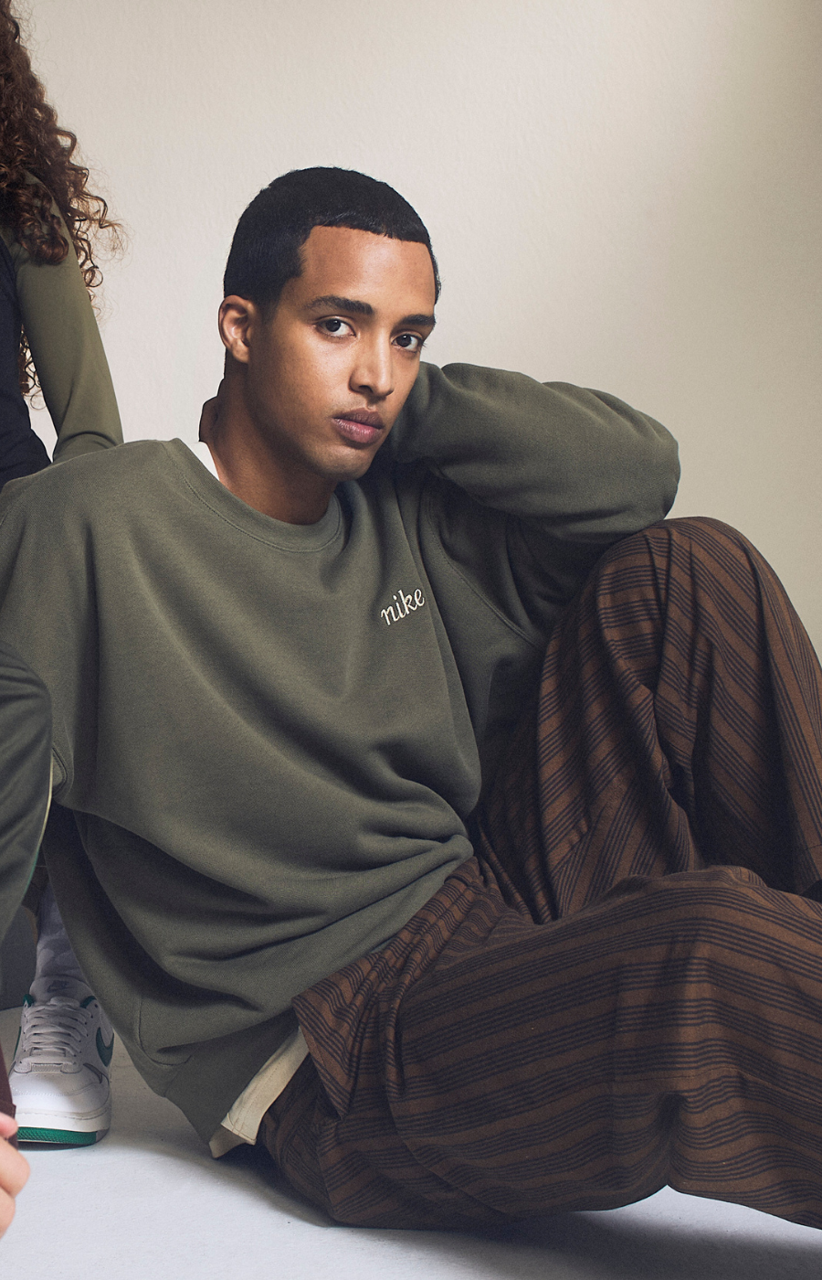Sudadera oversize, talla mediana, color oliva