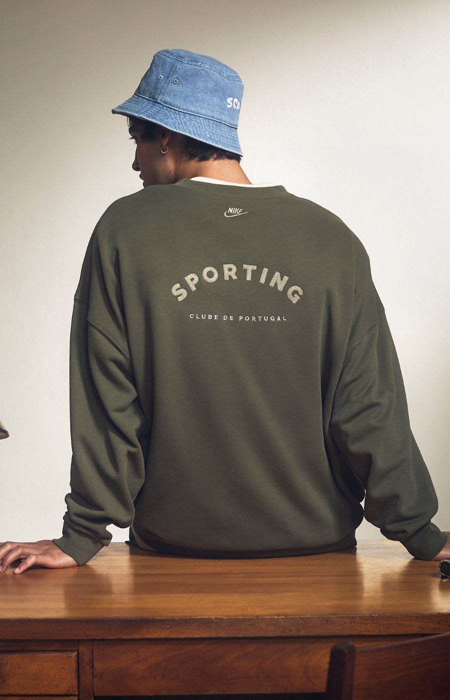 Sudadera oversize, talla mediana, color oliva