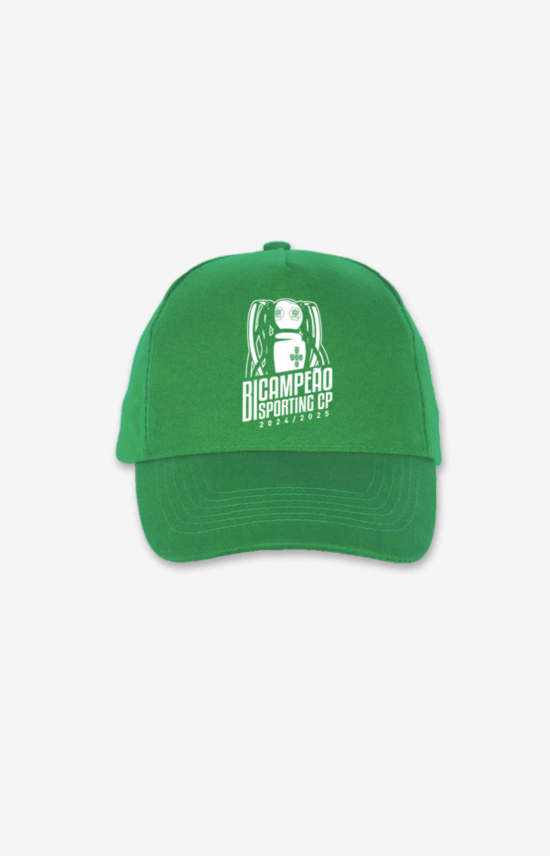 Boné Logo Bicampeão Verde do Sporting, em verde com o logótipo de bicampeão 24/25 bordado a branco na frente.