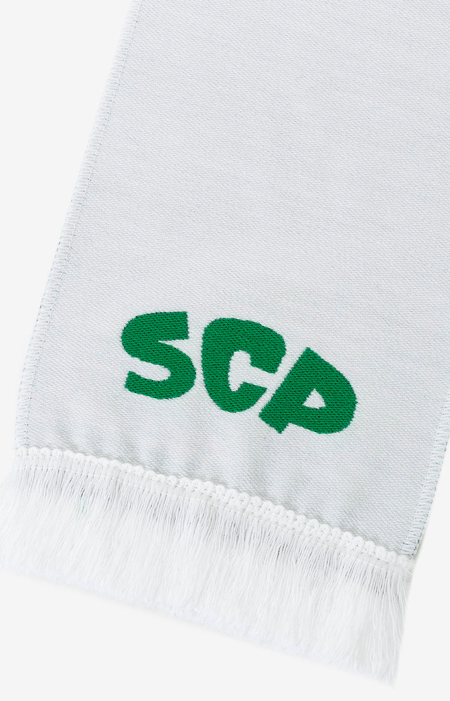 Pormenor da franja e do tecido branco do Cachecol Alta Definição Branco do Sporting.