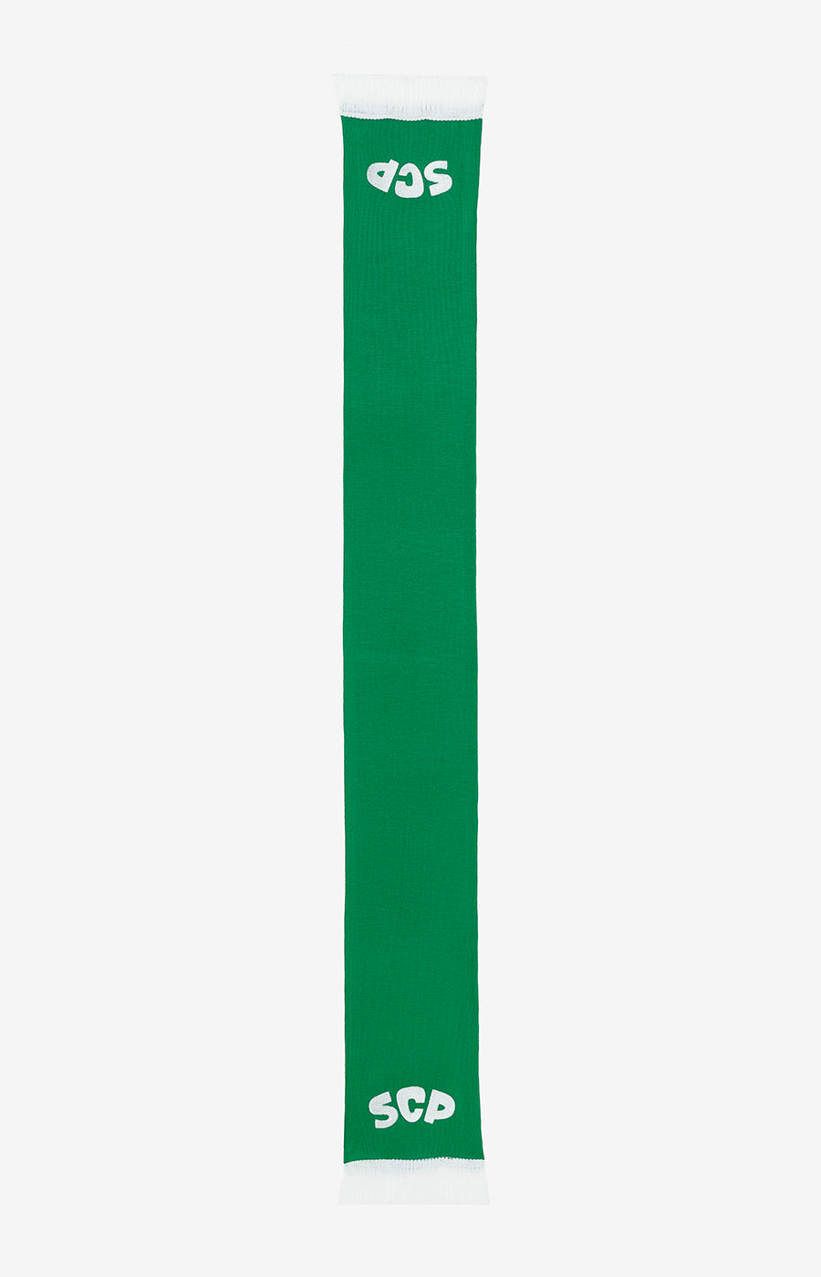 Cachecol Tricotado Verde do Sporting, esticado a mostrar as iniciais SCP em branco nas pontas.