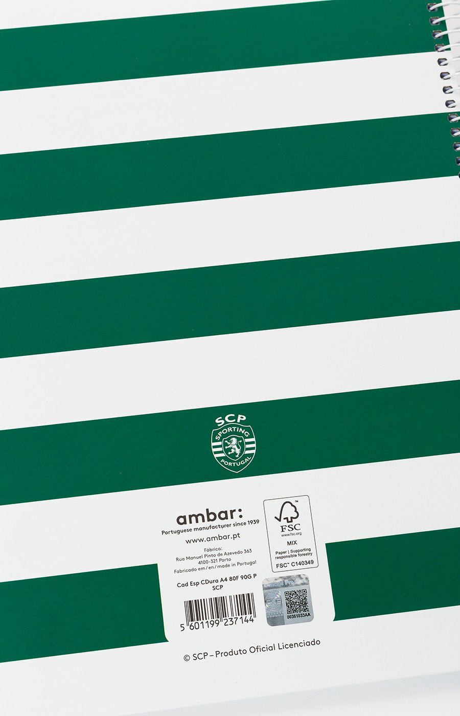 Contracapa do Caderno Escolar Espiral A4 do Sporting, às riscas verdes e brancas.