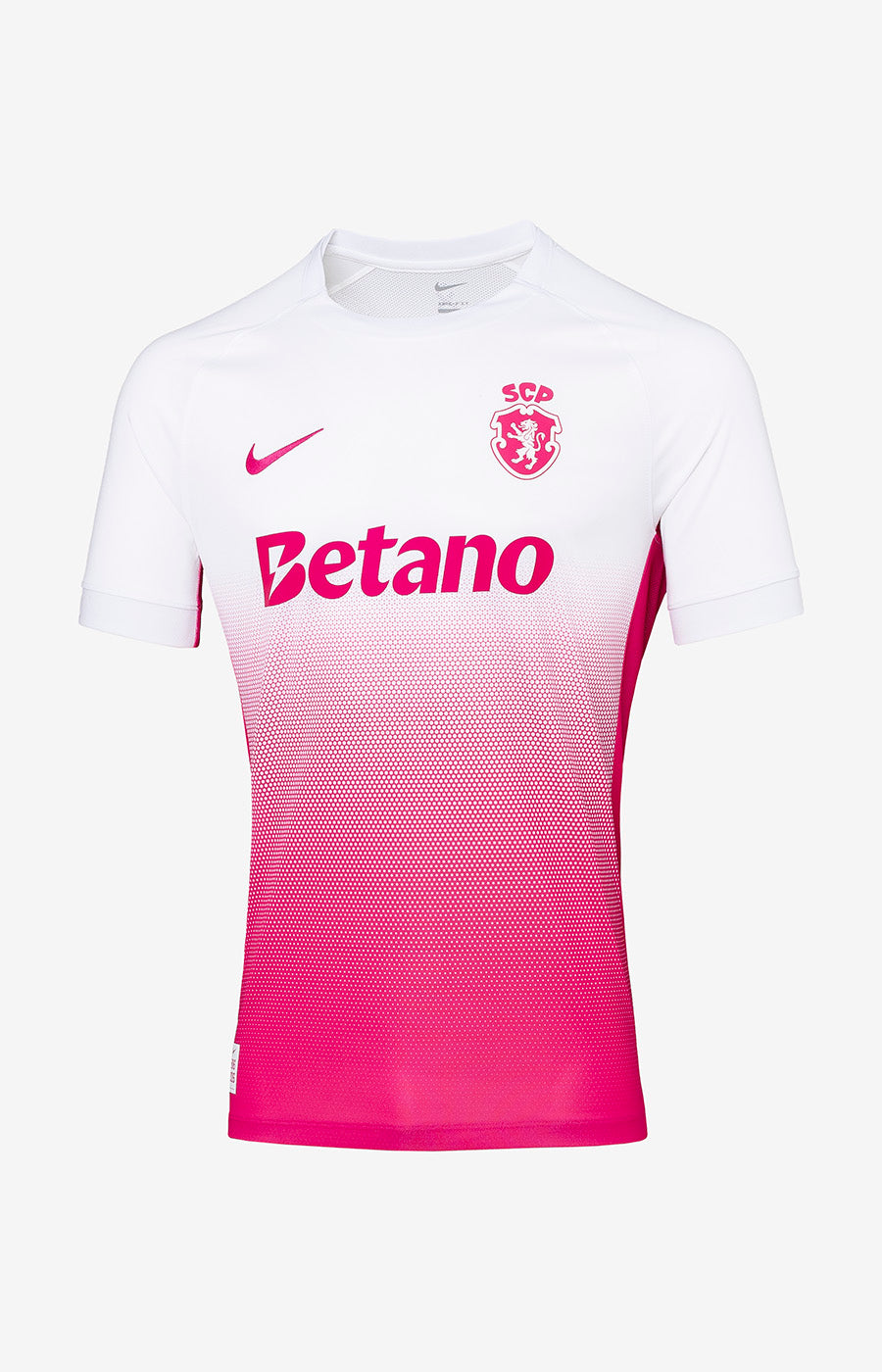 Camisola Pink October 26/27 do Sporting, vista de frente em branco com degradê rosa e o emblema do clube em rosa.