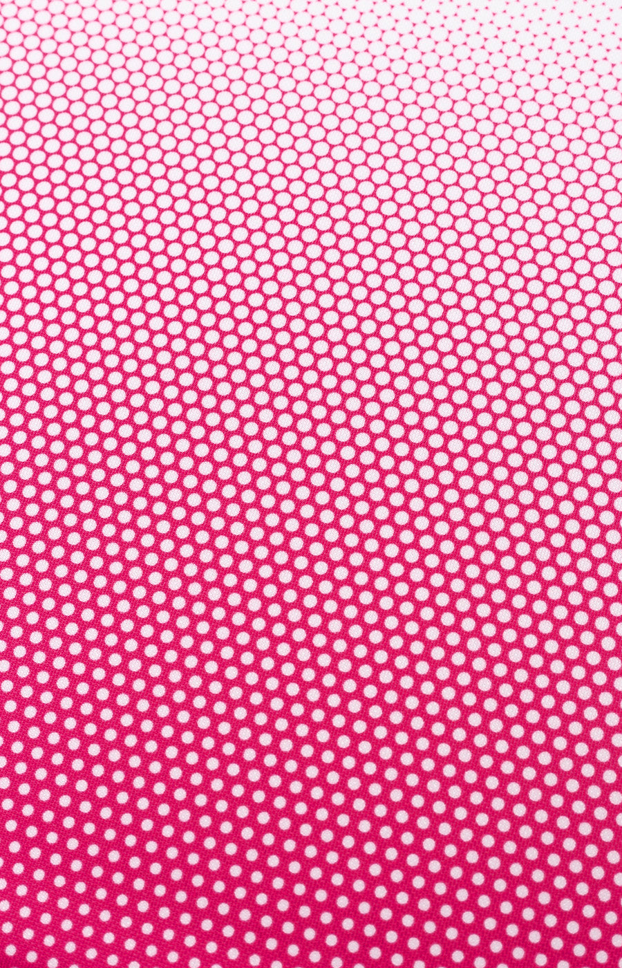 Pormenor do tecido com textura da Camisola Pink October 26/27 do Sporting.