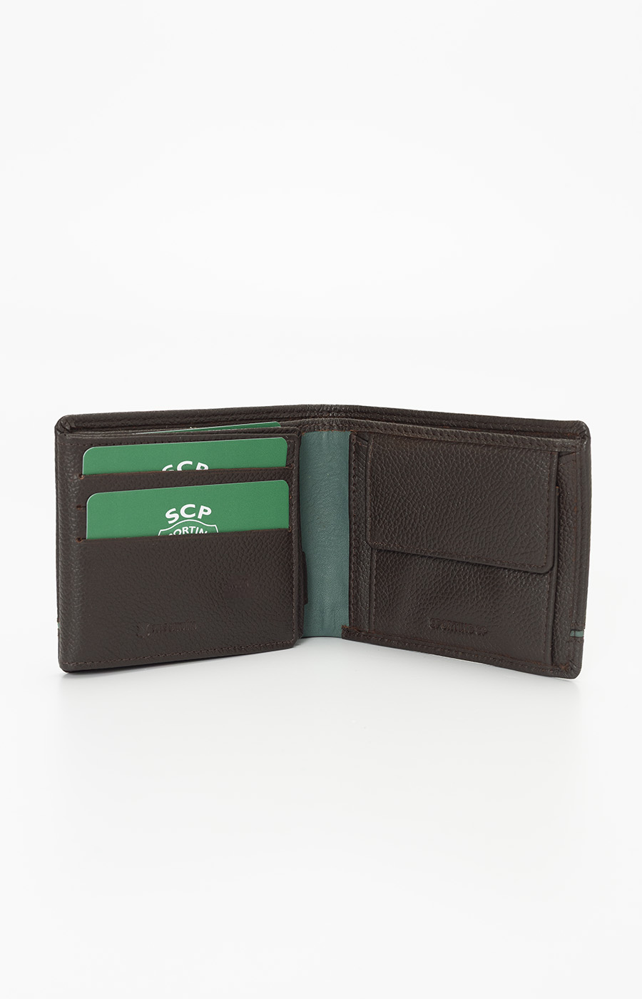 Portefeuille marron du Sporting CP, de type ouvert, avec des compartiments intérieurs pour cartes et un détail vert.