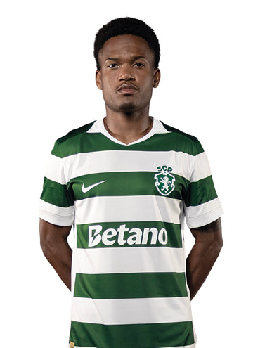 Geny Catamo, jogador do Sporting, com o equipamento principal 2026/27.