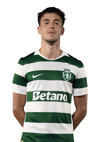 Georgios Vagiannidis, jogador do Sporting, com o equipamento principal 2026/27.