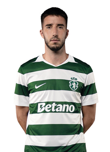 Gonçalo Inácio, jogador do Sporting, com o equipamento principal 2026/27.