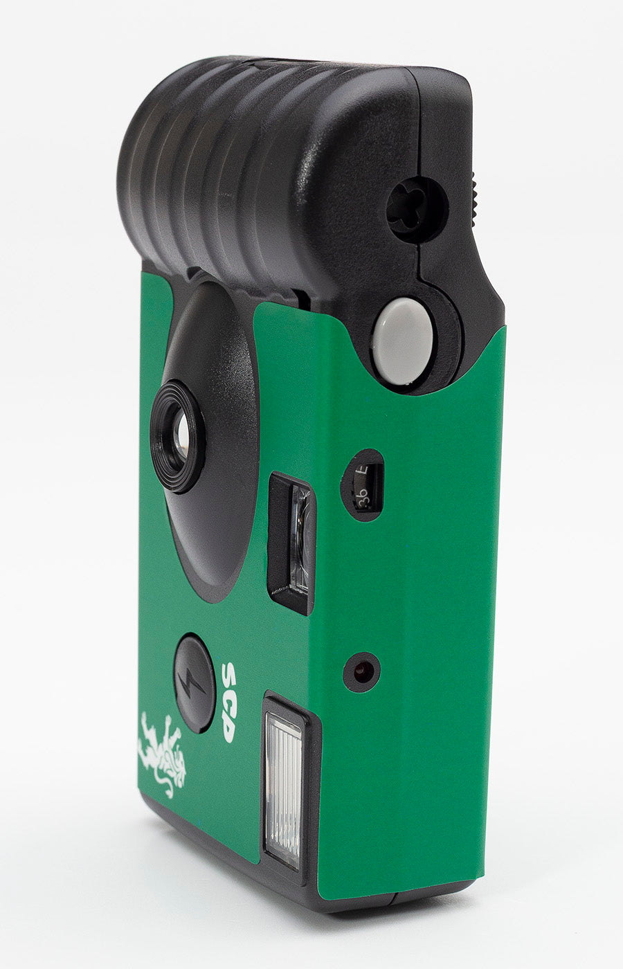 Máquina Analógica Verde Leão do Sporting vista de lado, com o corpo verde e a pega preta.