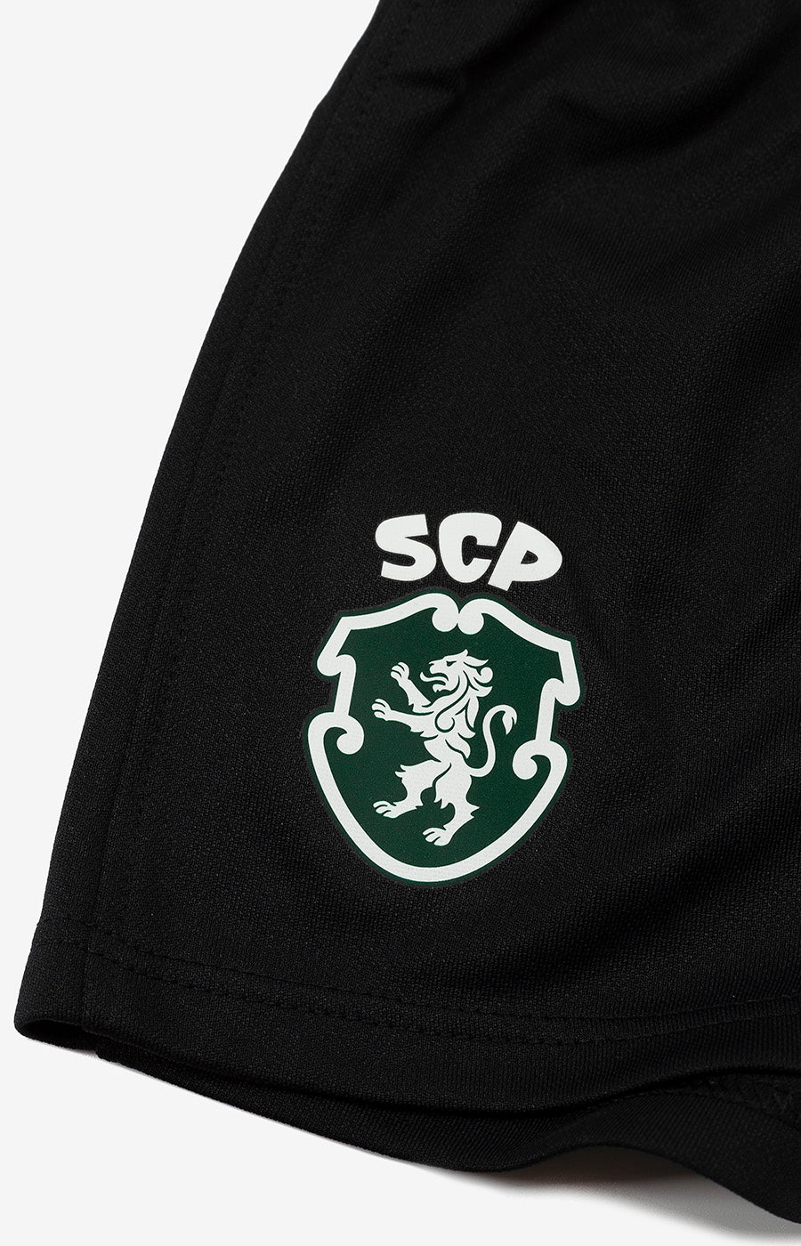 Black shorts from Sporting's Main 26/27 Baby Minikit, featuring the club's crest.