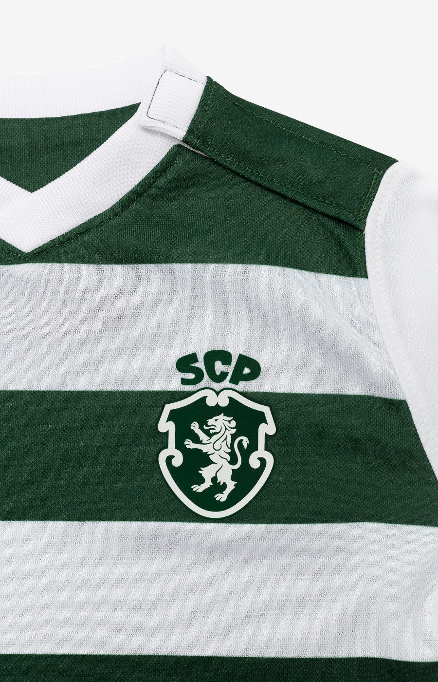 Sporting Baby Main Minikit 26/27 Sweatshirt, featuring green and white stripes and the club crest.