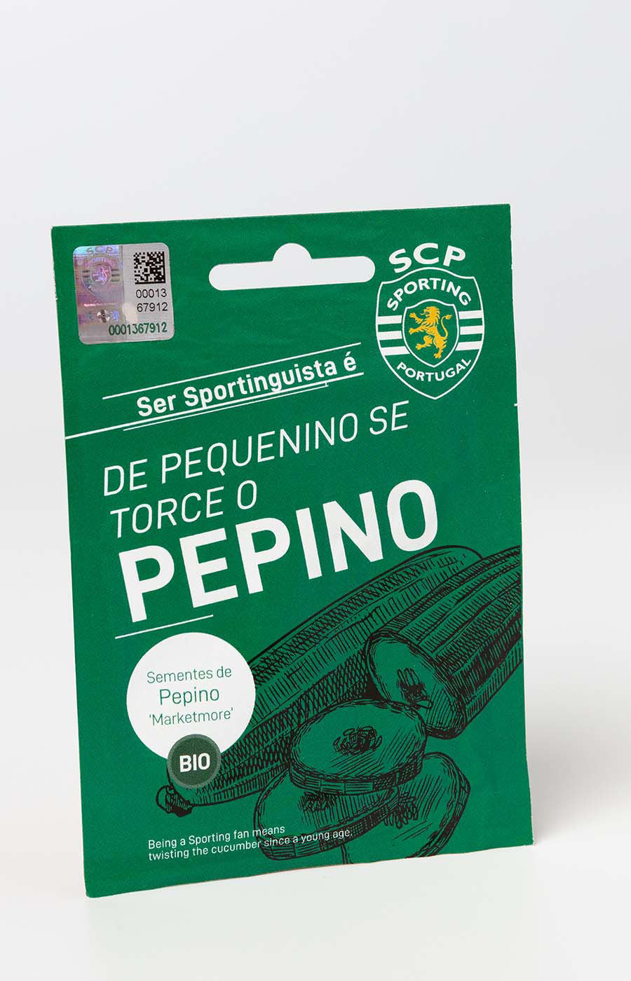 Saqueta de sementes biológicas de pepino do Sporting CP, com embalagem verde e ilustração do vegetal.