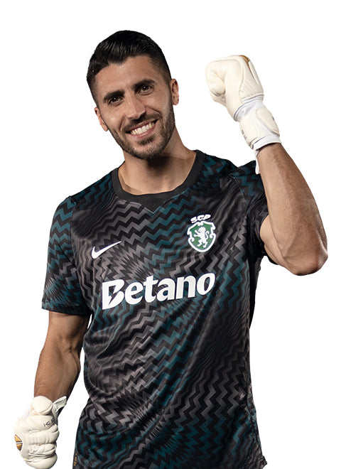 Rui Silva em pose de festejo, com o equipamento principal de guarda-redes 2026/27 do Sporting.