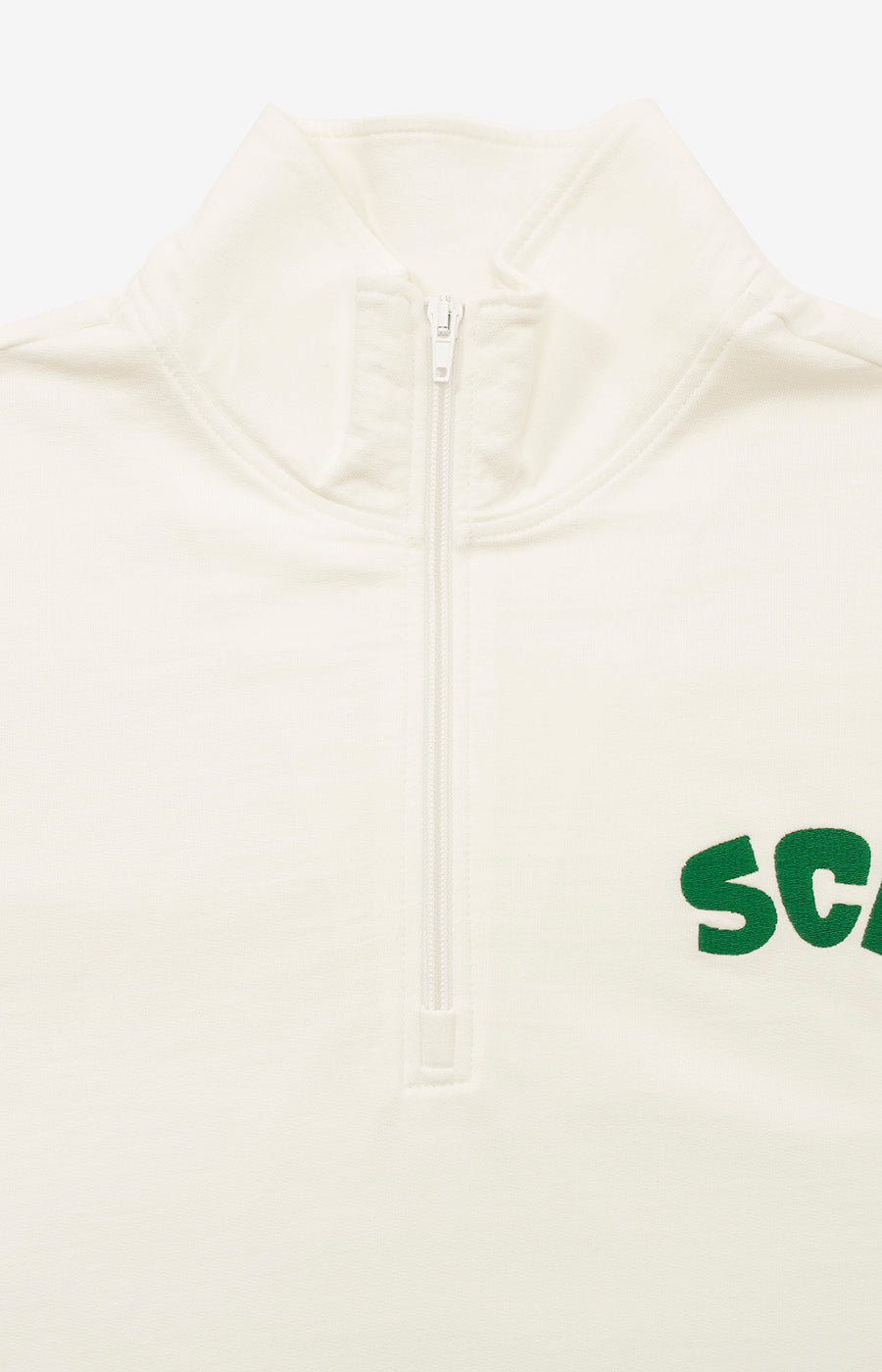 Gola alta com fecho de correr da Sweatshirt Zip Branca do Sporting, vista de perto.