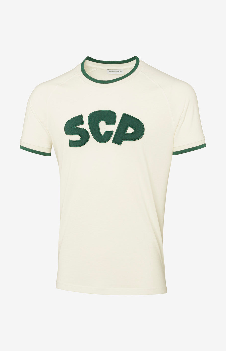 T-shirt Branca Retro do Sporting, vista de frente com as iniciais SCP em verde no peito.